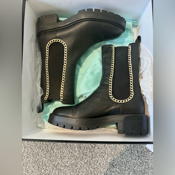 Mint condition, worn once. - Picture 2 of 4